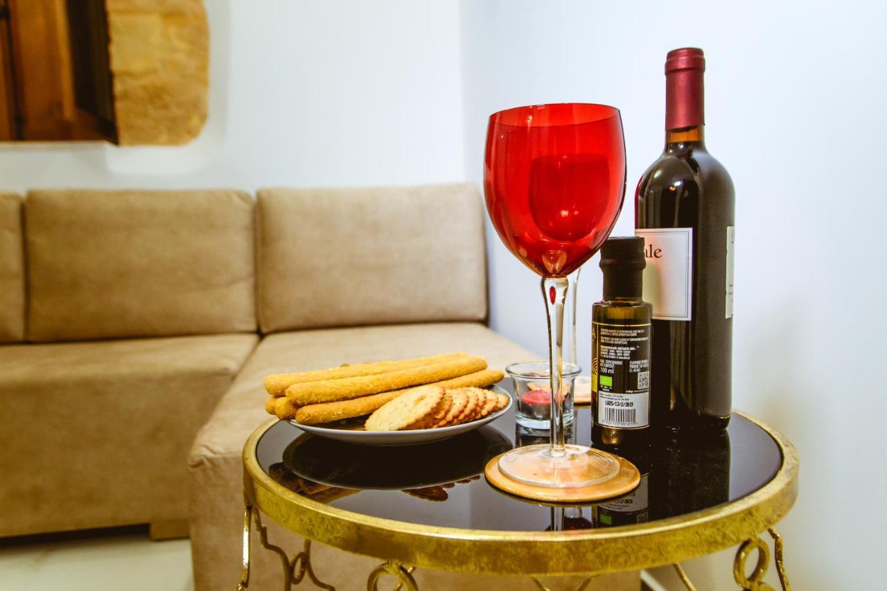 Konmari Boutique Suites Chania  Buitenkant foto