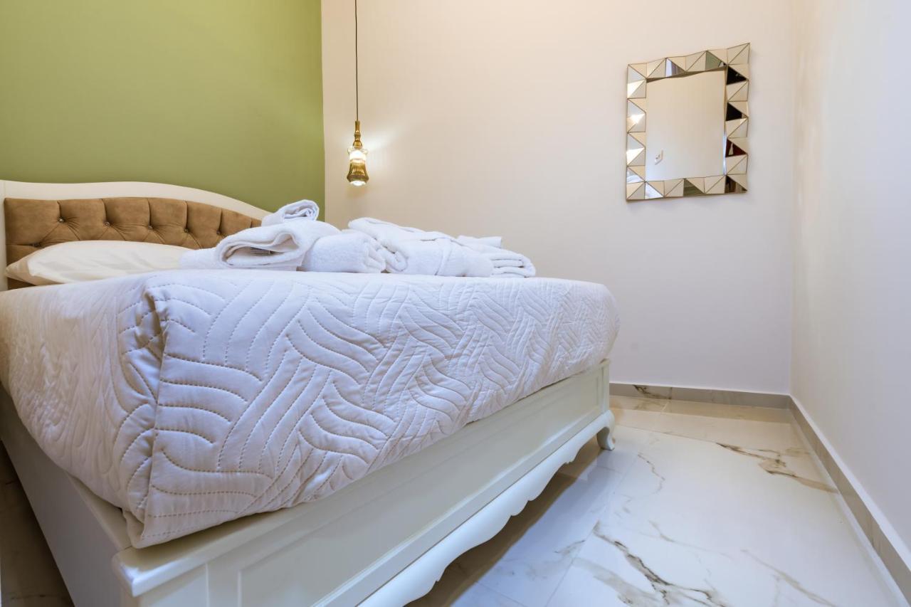 Konmari Boutique Suites Chania  Buitenkant foto