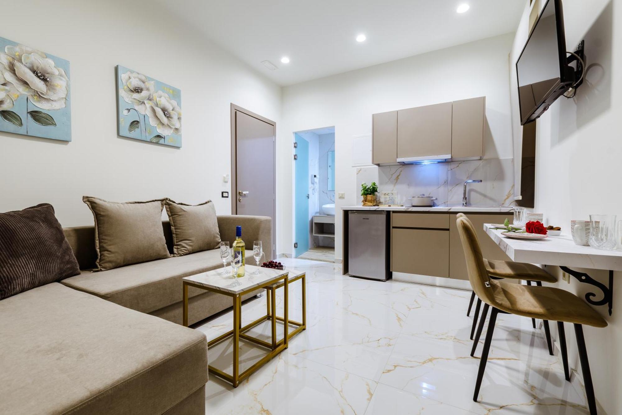 Konmari Boutique Suites Chania  Buitenkant foto